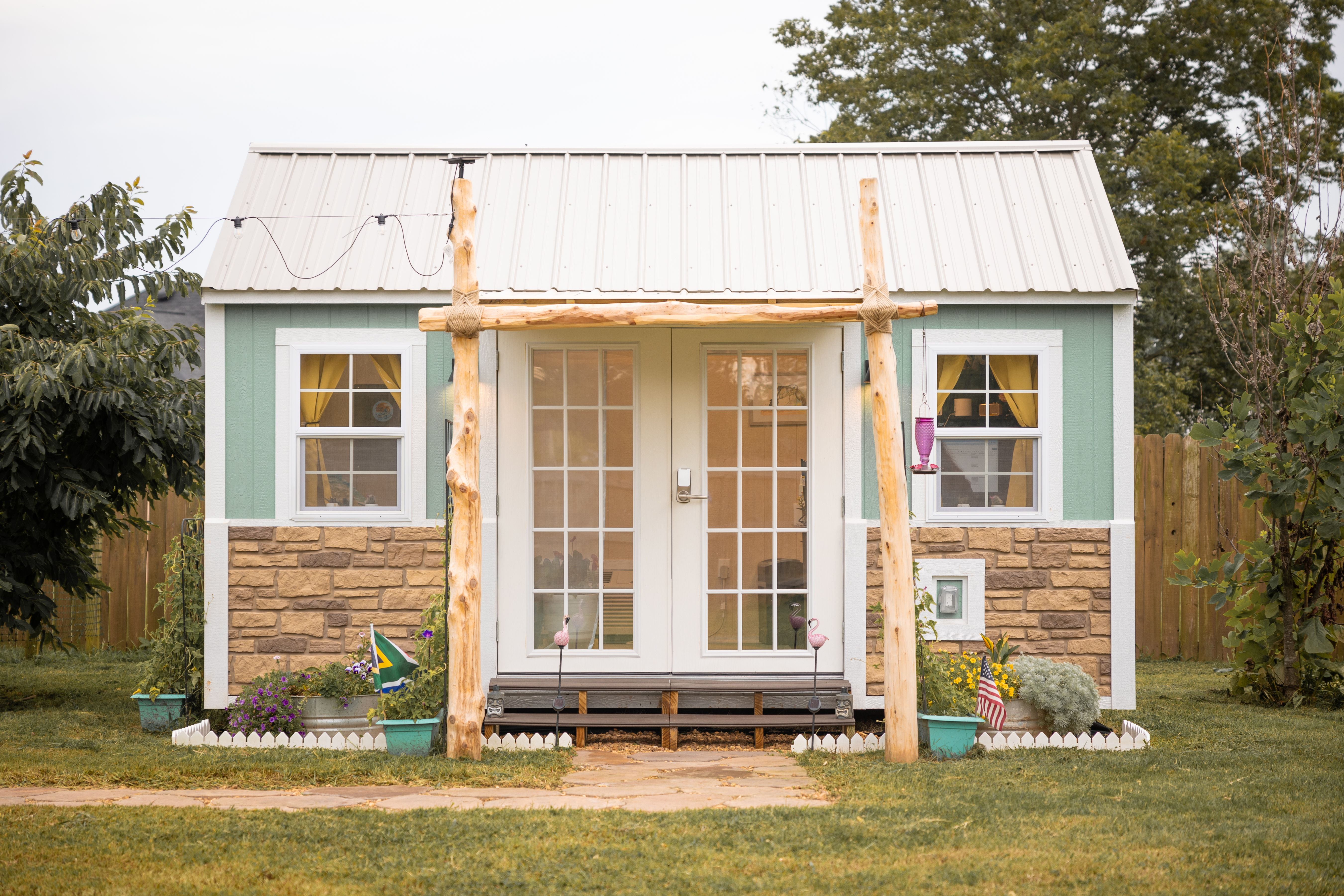 Teal shed